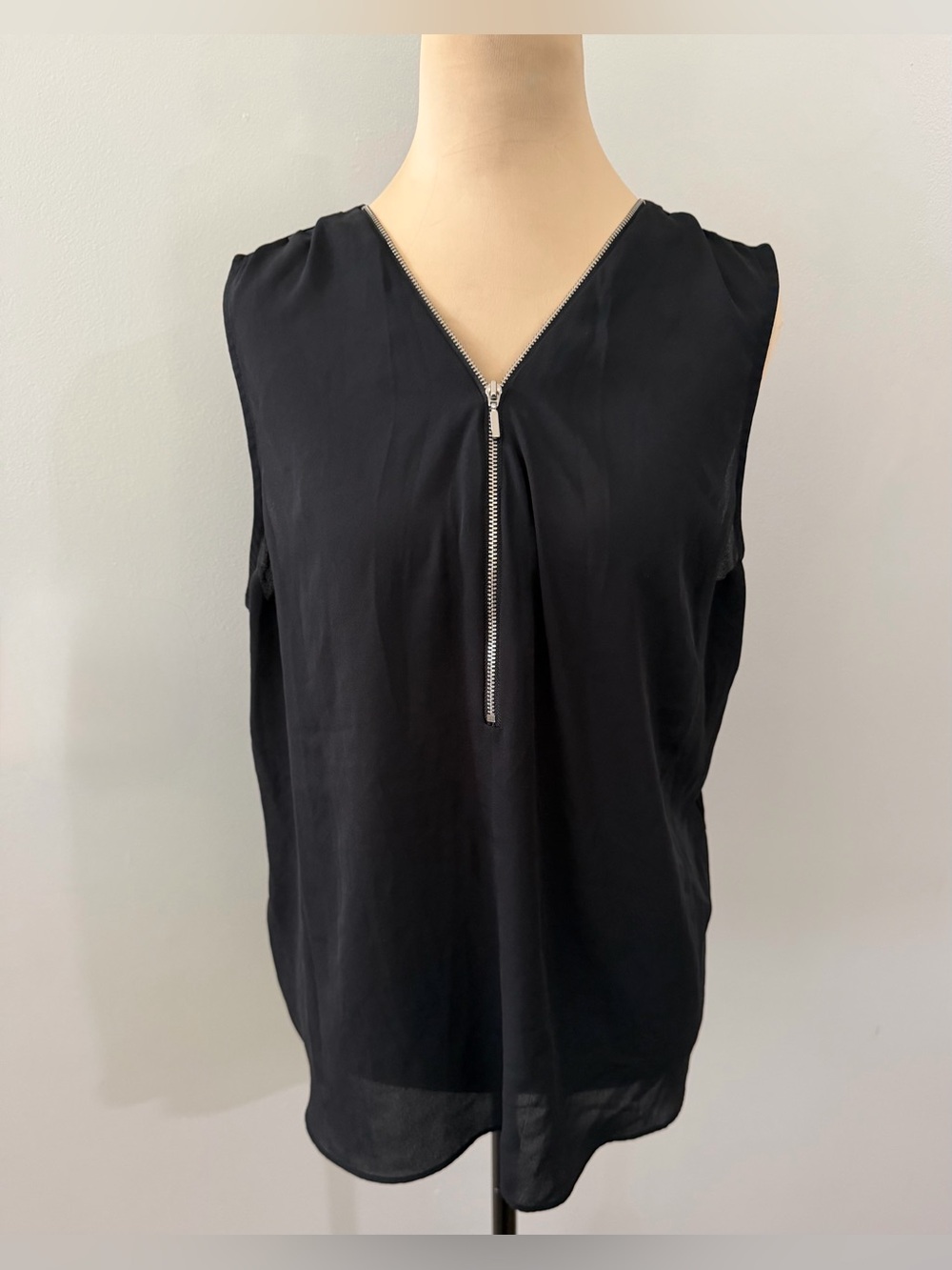 INC Black Sheer Sleeveless V-Neck Silver Zipper Front Women's Blouse Shirt Top